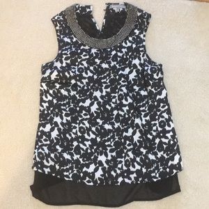 Sleeveless blouse